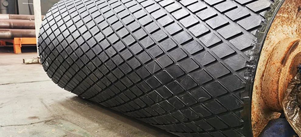 When is it necessary to use ceramic rubber plates and diamond wear-resistant rubber plates?